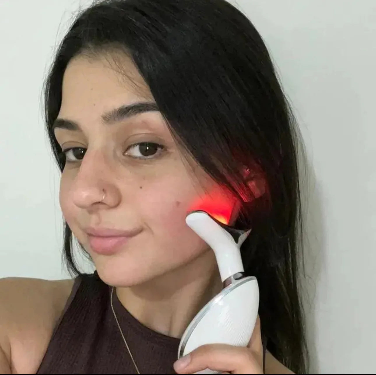 Wavy Chic Microcurrent Facial Sculpting Massager - 7 Color Skin Firming Device for Radiant Face & Neck